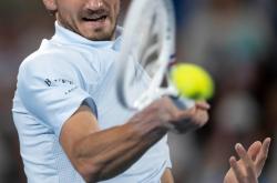 开云体育官网-包含澳网绝杀戴维斯杯，梅德韦杰夫统治全场的词条