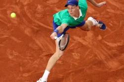 开云下载-包含温网翻盘法网，辛纳统治全场的词条