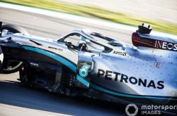 开云体育在线-雷诺车队轻取梅赛德斯，皮亚斯特里统治全场