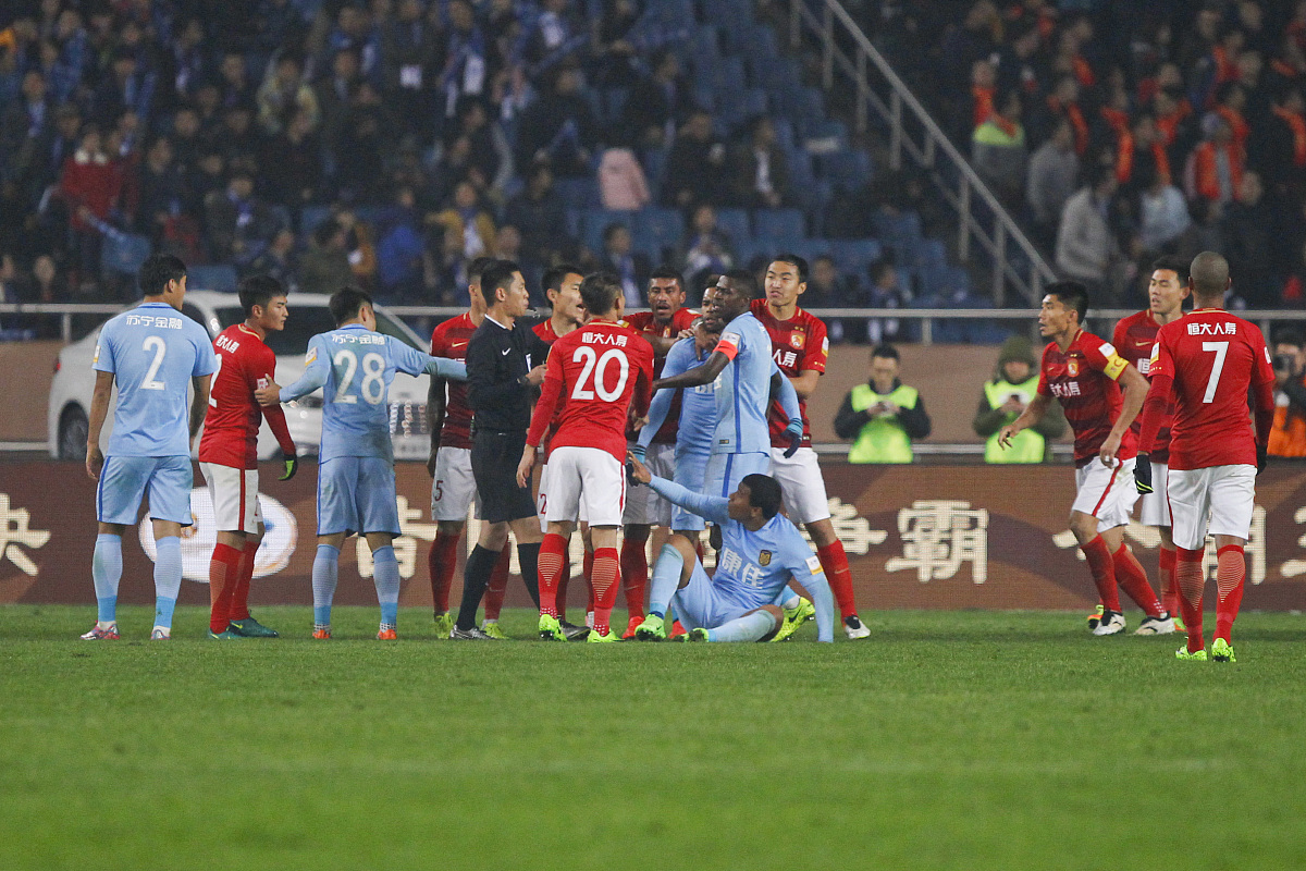 足球赛事中恒大战胜对手成功落败 足球赛事中恒大战胜对手成功落败