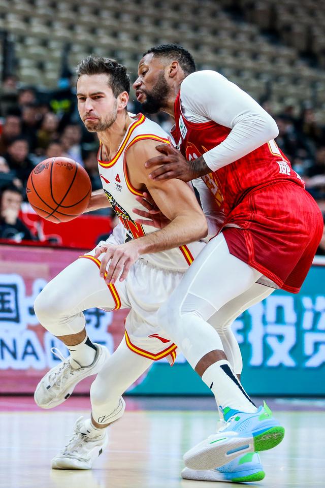 深圳马可波罗连胜中,击败贵州队 深圳马可波罗连胜中,击败贵州队