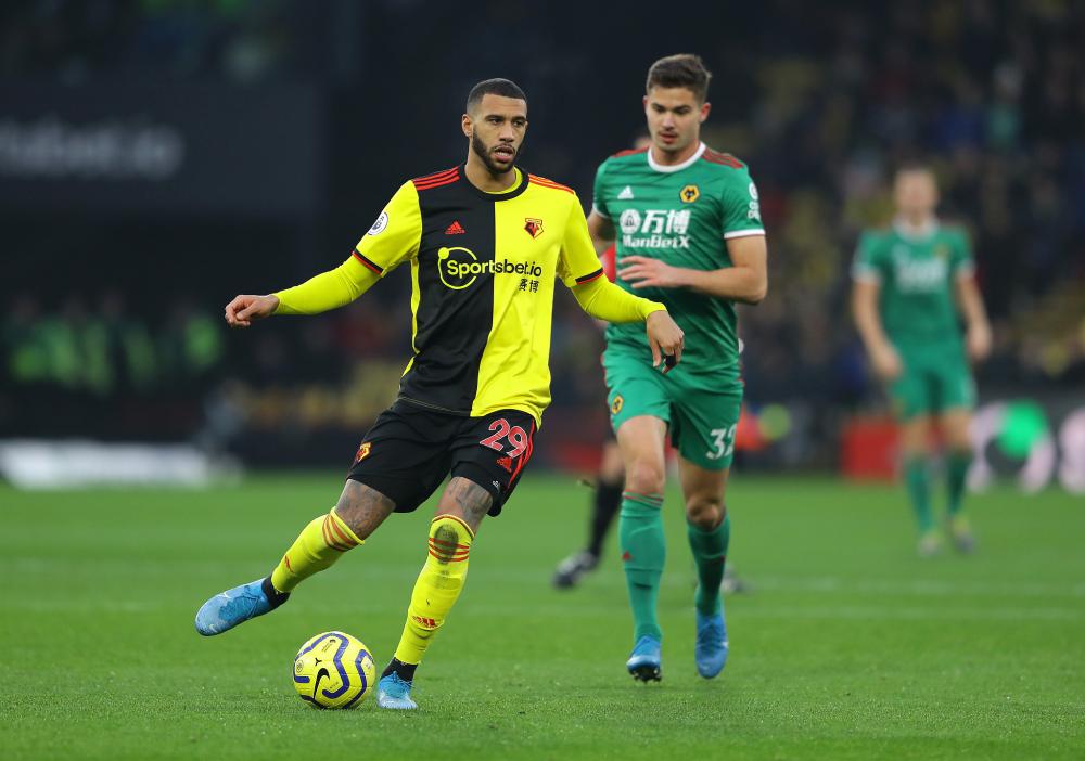 沃特福德主场逼平狼队，保住不败战绩