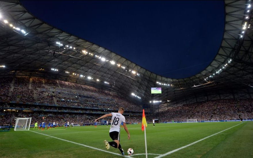 梦幻进球：球员技惊四座瞬间绝美的简单介绍