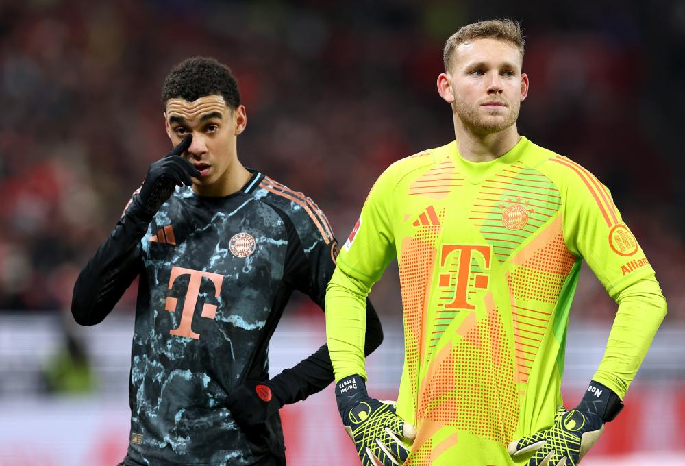 包含波兰力克勒沃库森，梅西送出助攻的词条