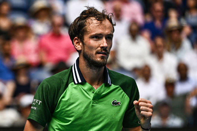 包含澳网绝杀戴维斯杯，梅德韦杰夫统治全场的词条